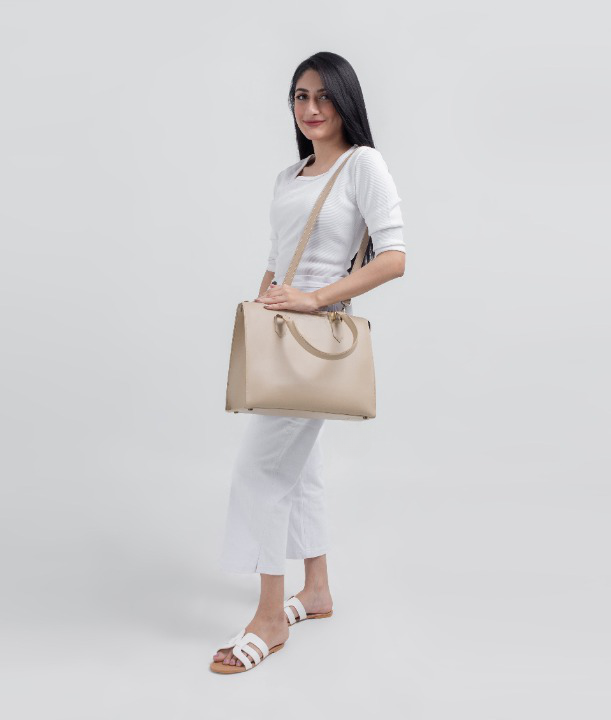 Skin Handbag For Women with girl