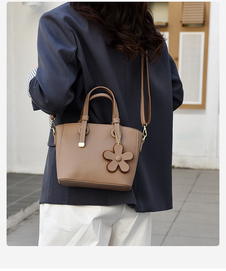 Brown Leather Handbag with Flower Charm – Stylish Women’s Shoulder & Crossbody Bag 8429