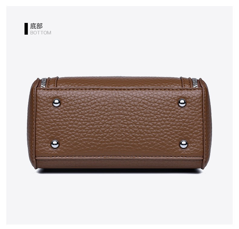 Fashionable Leather Handbag with Modern Design – Elevate Your Look 555-2