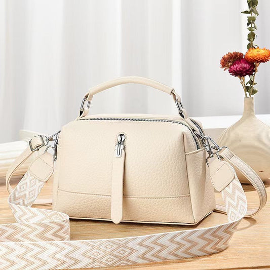 Elegant Tan Leather Handbag with Adjustable Strap & Multiple Pockets 8910